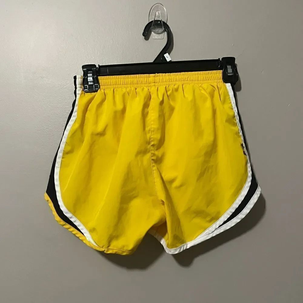 Nike shorts size XS  - Picture 3 of 4
